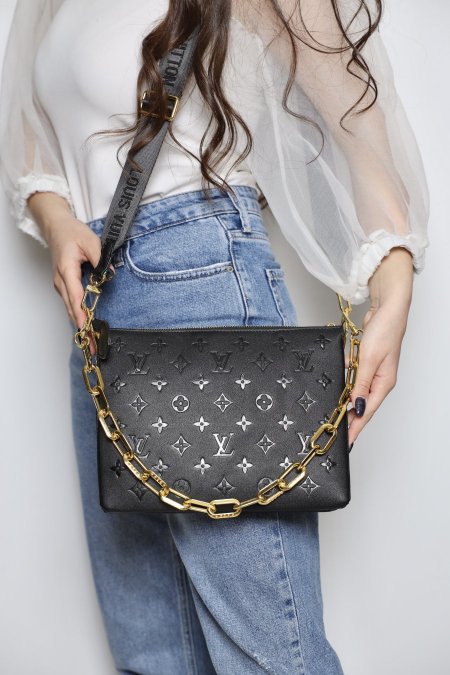 شنطة - LOUIS VUITTON /  شامل علبة